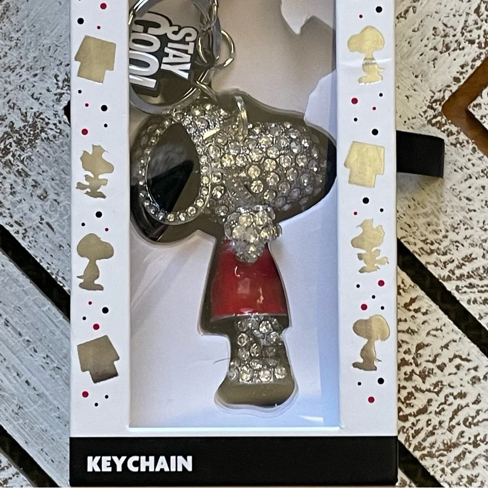NWOT Peanut Snoopy Pave Crystals 3D Bling Keychain